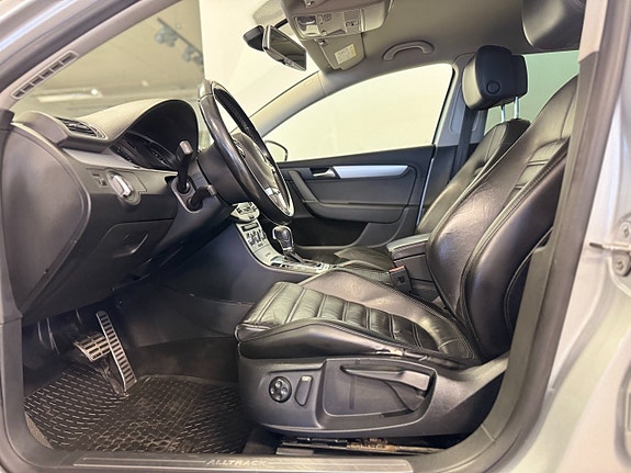 Volkswagen Passat Alltrack 11 of 14