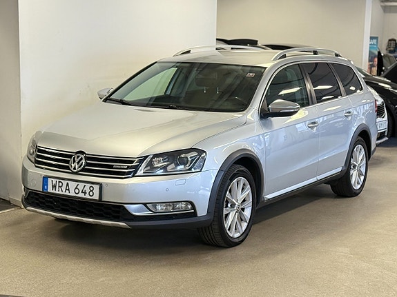 Volkswagen Passat Alltrack 3 of 5