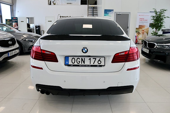 BMW 520d 3 of 5