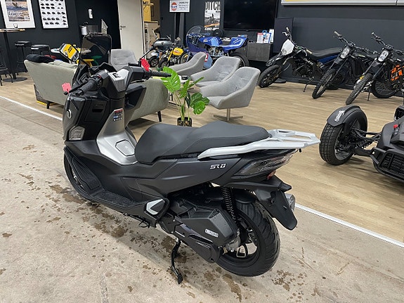 Voge SR1 125cc 6 of 6