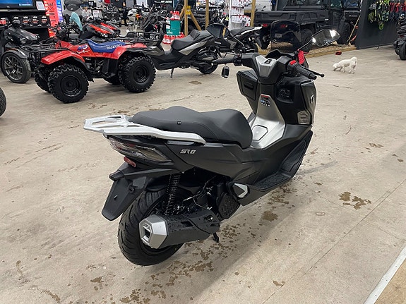 Voge SR1 125cc 5 of 6