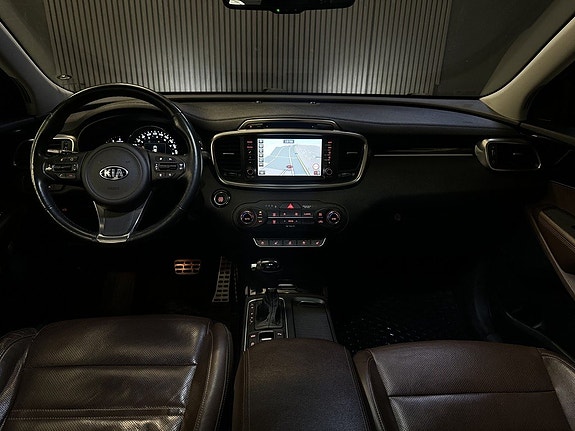 Kia Sorento 18 of 27