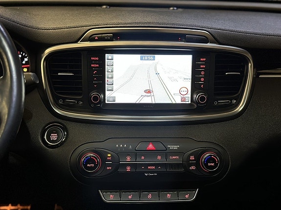 Kia Sorento 22 of 27