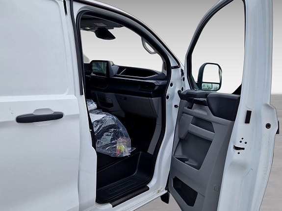 Ford Transit Custom 14 of 18