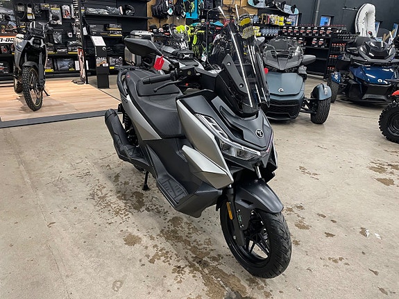 Voge SR3 250cc 3 of 5