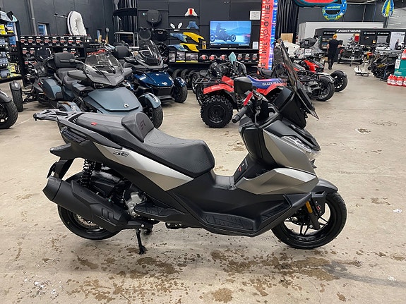 Voge SR3 250cc 4 of 5
