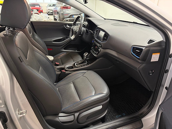 Hyundai IONIQ 7 of 11