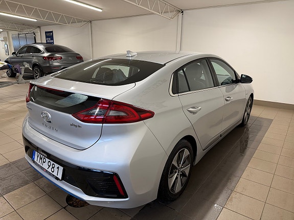 Hyundai IONIQ 6 of 11