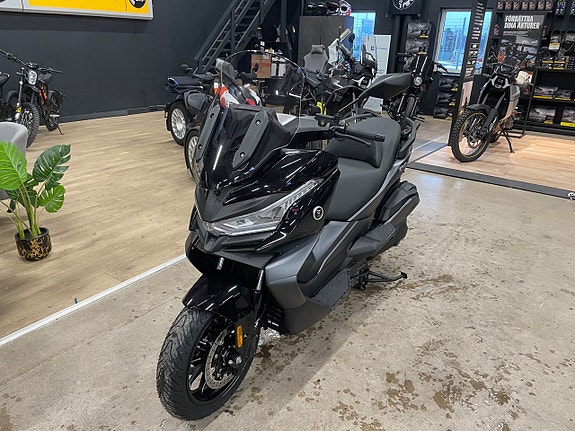 Voge SR4 RADAR 350cc 2 of 5