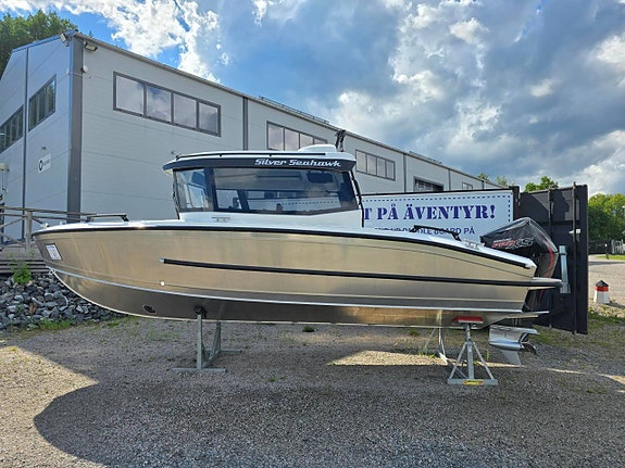 Silver Seahawk Cabin | Mercury F200 ProXS V8 | LEVERANSKLAR