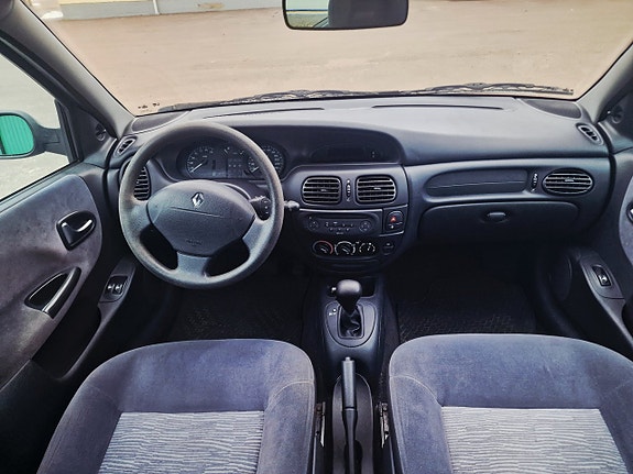 Renault Megane I 13 of 16