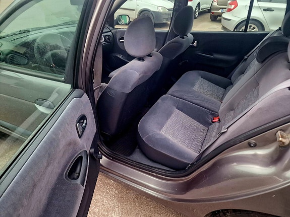 Renault Megane I 10 of 16