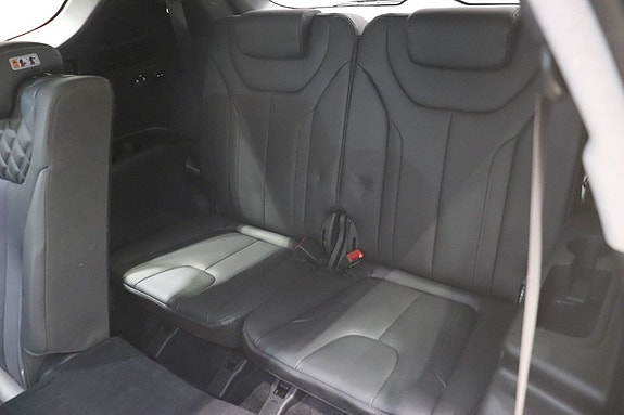 Hyundai Santa Fe 9 of 15