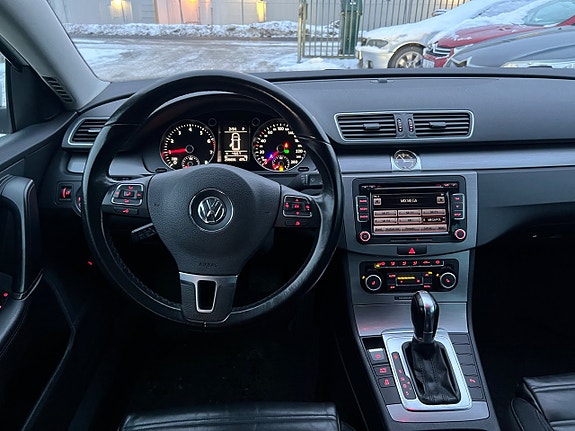 Volkswagen Passat 6 of 17