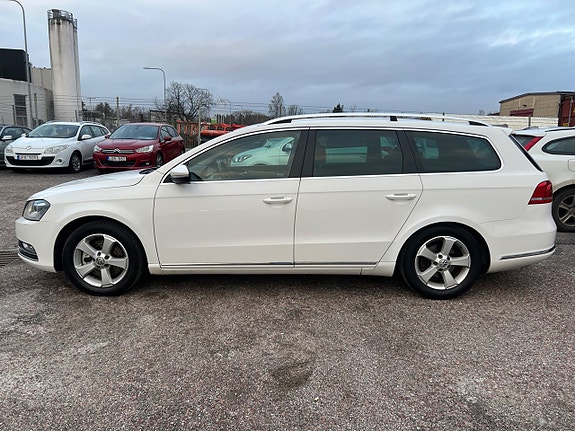 Volkswagen Passat 10 of 17