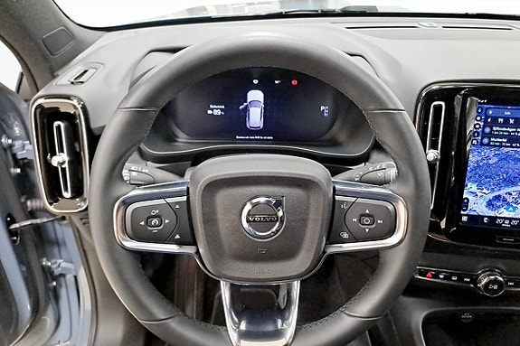 Volvo XC40 7 of 9