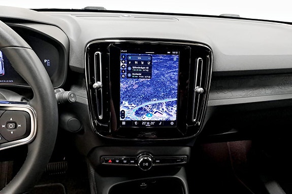 Volvo XC40 6 of 9