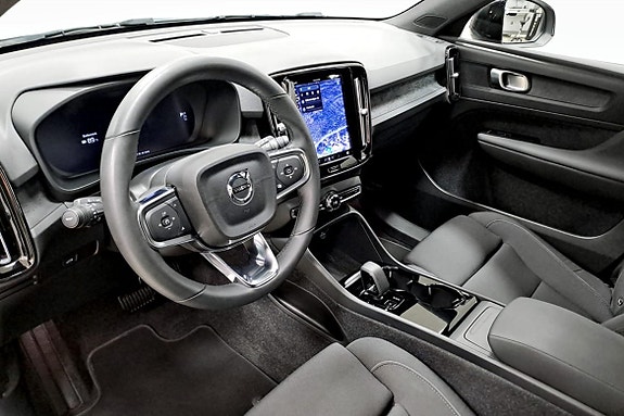 Volvo XC40 5 of 5