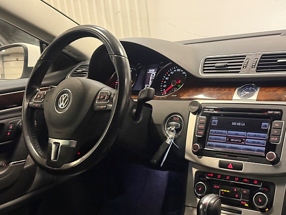Volkswagen Passat CC 22 of 26
