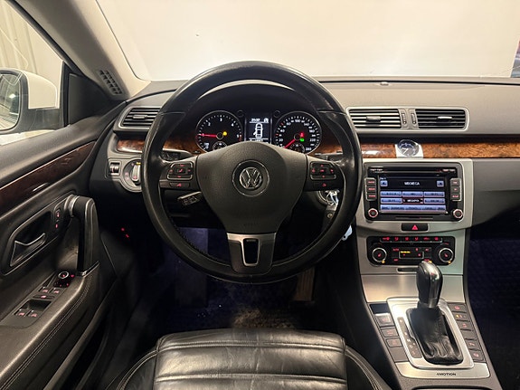 Volkswagen Passat CC 13 of 26