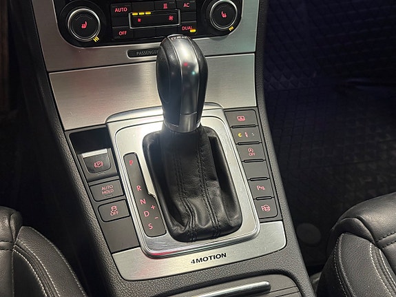 Volkswagen Passat CC 12 of 26