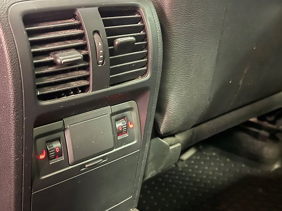 Volkswagen Passat CC 20 of 26
