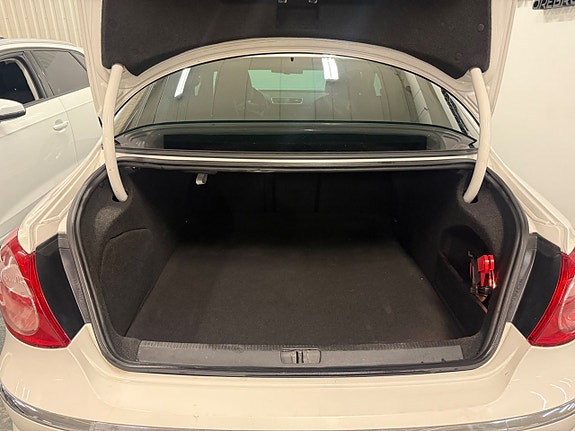 Volkswagen Passat CC 24 of 26
