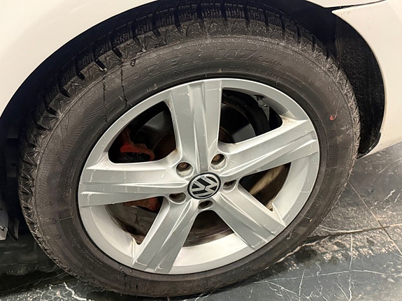 Volkswagen Passat CC 26 of 26
