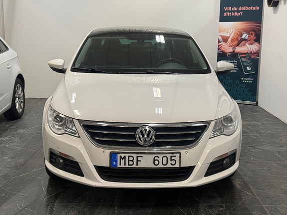 Volkswagen Passat CC 2 of 5