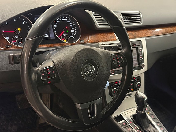 Volkswagen Passat CC 11 of 26