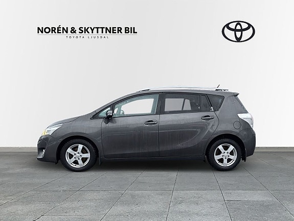 Toyota Verso 3 of 5