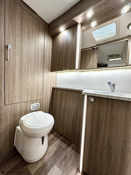 Kabe Royal 740 TDL FK KS 8 of 9