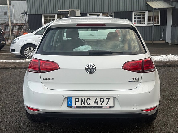 Volkswagen Golf VII 8 of 9