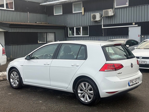 Volkswagen Golf VII 7 of 9