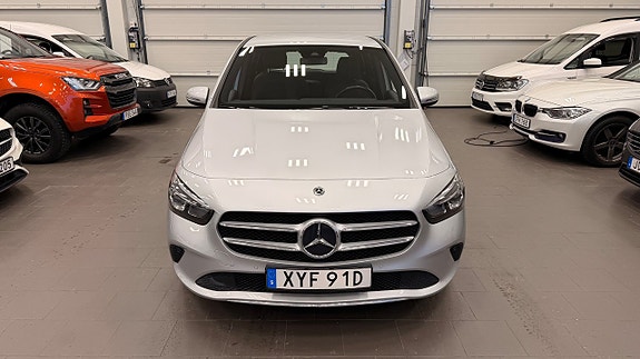Mercedes-Benz B250 e 2 of 5