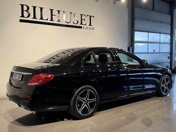 Mercedes-Benz E200 d 3 of 5