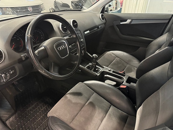 Audi A3 8 of 12