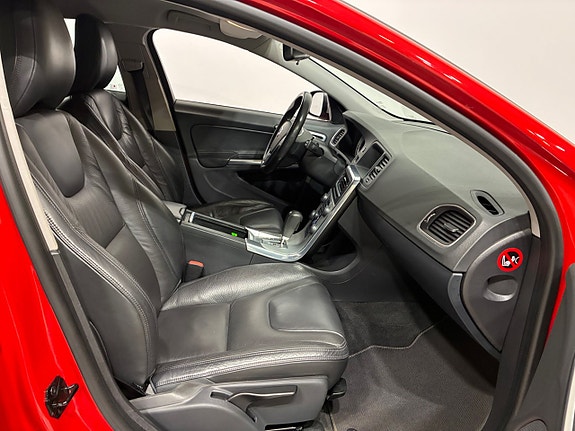 Volvo V60 13 of 15