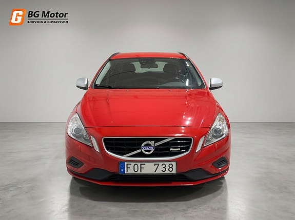 Volvo V60 2 of 15