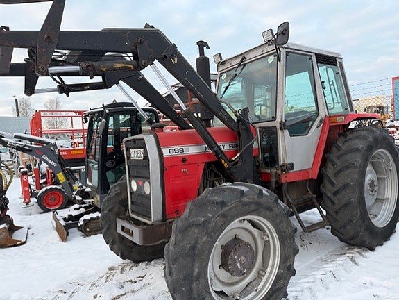 Massey Ferguson 698, 4 WD med lastare, 137 000+moms