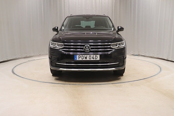 Volkswagen Tiguan 2 of 5