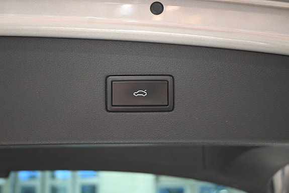 Volkswagen Tiguan 16 of 25