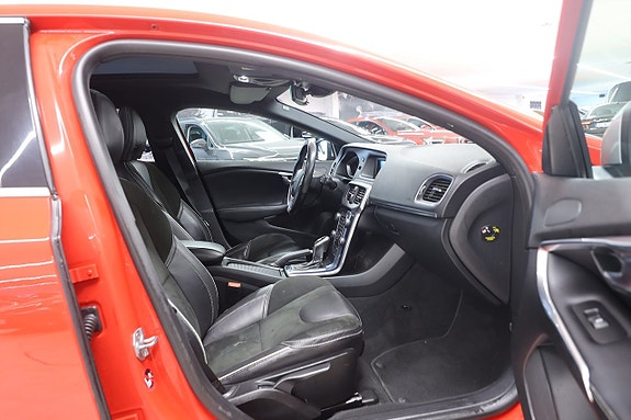 Volvo V40 13 of 20