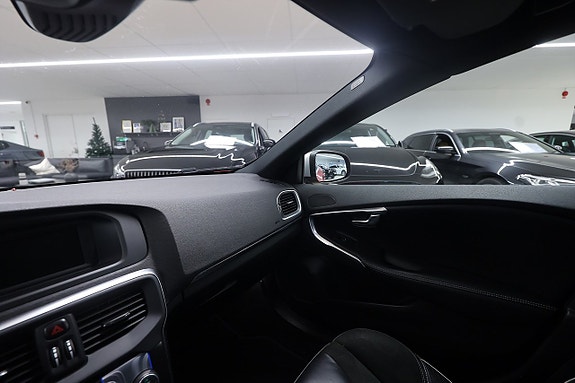 Volvo V40 16 of 20