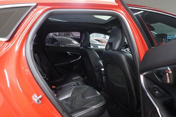 Volvo V40 11 of 20