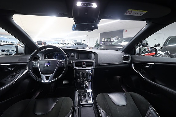 Volvo V40 12 of 20