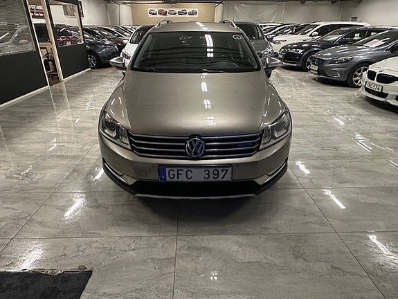 Volkswagen Passat Alltrack 13 of 22