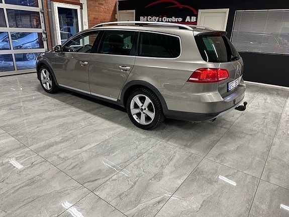 Volkswagen Passat Alltrack 4 of 5