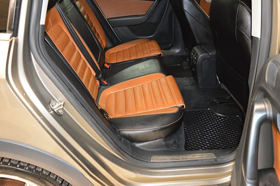 Volkswagen Passat Alltrack 19 of 22