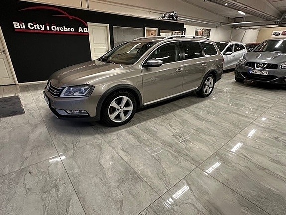 Volkswagen Passat Alltrack 3 of 5